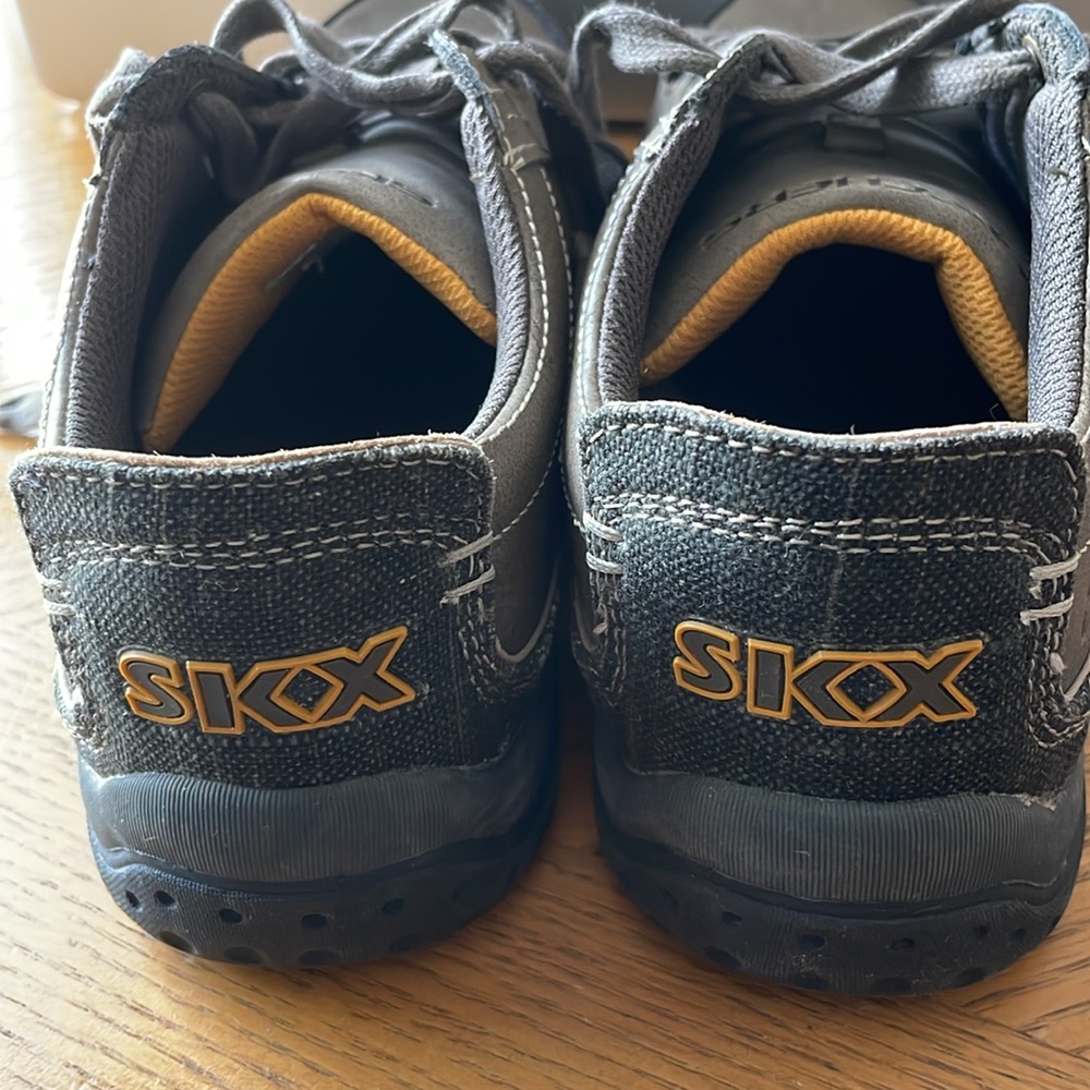 Skechers Shoes Size 5 Leather/Textile Upper - Picture 2 of 6